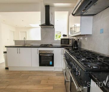 1 bedroom in a house share to rent - Photo 3