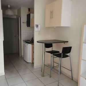 Location Appartement 1 pièce 23m² AIX EN PROVENCE 13100 - Photo 2