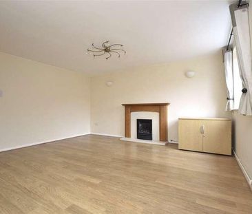 Chantry Gate, Bishops Cleeve, Cheltenham, Gloucestershire, GL52 - Photo 2