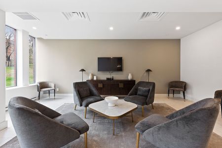 5885 Cavendish Boulevard, Montréal, QC - Photo 2
