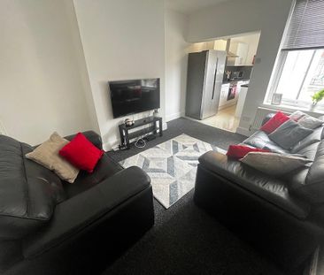 4 bedroom house to rent - Photo 2