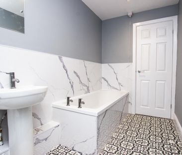 3 bedroom House To Let Total Size: 883 SQ FT - Photo 1