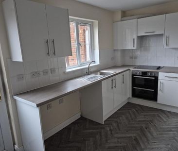 3 bedroom link detached house to rent - Photo 3