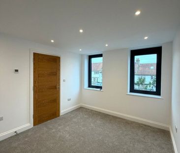 Shelldale Road, Brighton - Photo 1