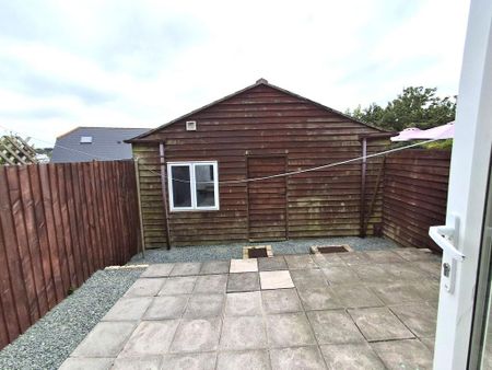 3 bedroom terraced house to rent - Photo 5