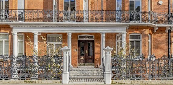 4 bedroom flat to rent - Photo 2