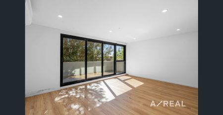 Stylishly 2-Bedroom Apartment in Prime Malvern East Location - Photo 5