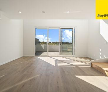Brand new loft style apartment in the heart of Giralang - Photo 2