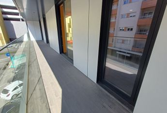 Apartamento T2 junto ao Centro Comercial Glicínias