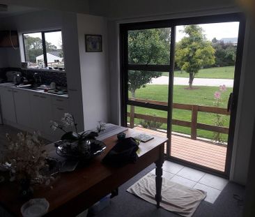 large home, stunning rural views,private - Photo 3