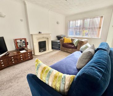 4 bedroom detached house to rent - Photo 2