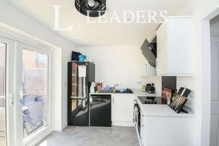 2 bedroom semi-detached house to rent - Photo 5