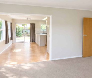 4 Bedroom Family Home with Garages, Decks and Fenced Yard - Photo 1