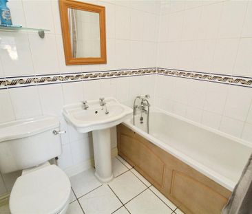 2 bedroom end of terrace house to rent - Photo 6