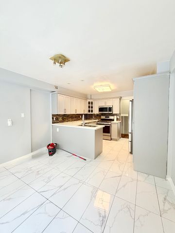 For Lease - 41 Broadbridge Drive Unit# Room 1, Toronto, Ontario - Photo 3
