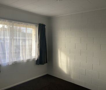 This unit has undergone renovations recently, including a new kitch... - Photo 2