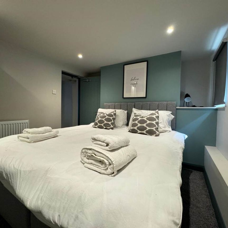 Cobden Terrace (Room 1), Farnley, Leeds - Photo 1