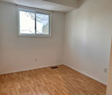 For Lease - 2724 Pimlico Crescent, Blossom Park - Airport and Area,... - Photo 2