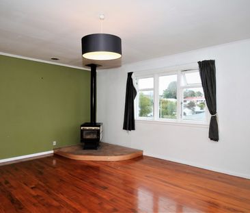 Unit 1, 1 Wattle Road, Sunnyvale, Auckland - Photo 4