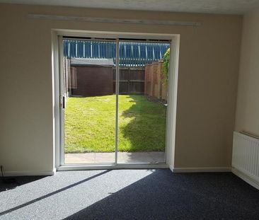 2 bedroom end of terrace house to rent - Photo 1