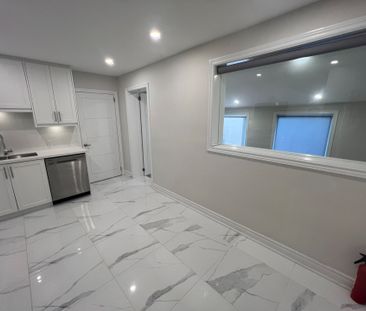 For Lease - 98 Thornton (Main Floor) Avenue, Bradford West Gwillimb... - Photo 5