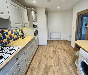 3 bedroom semi-detached house to rent - Photo 6