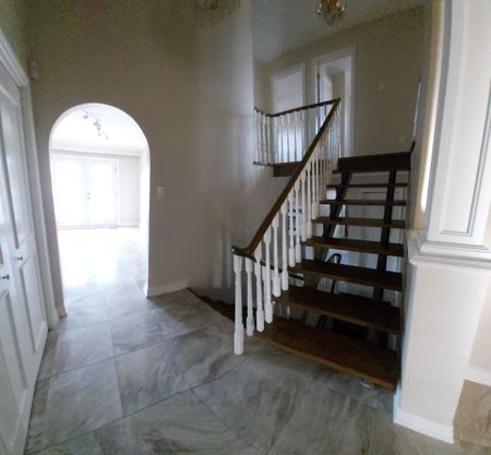 For Lease - 40 St Andrews Boulevard, Toronto, Ontario - Photo 2