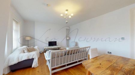 4 bedroom flat to rent - Photo 4