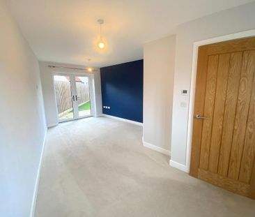 2 bedroom terraced house to rent - Photo 5