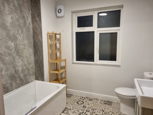 6 Bed Terraced House, Parkstone Avenue, BS7 - Photo 1