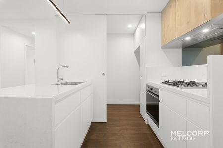 CONTEMPORARY LIVING IN CENTRAL OAKLEIGH - Photo 5