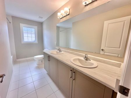 For Lease - 209 Clipper Drive, Clearview, Ontario - Photo 5