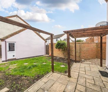 3 bedroom semi-detached house to rent - Photo 6