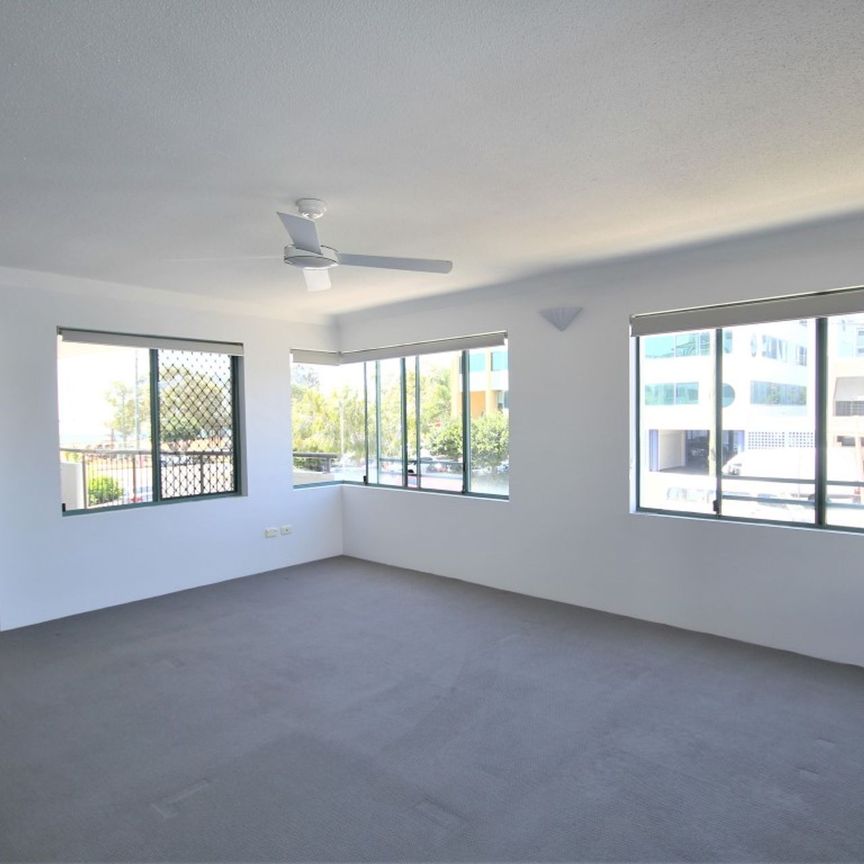 Great Lifestyle Location - Opposite Cotton Tree Park - Photo 1