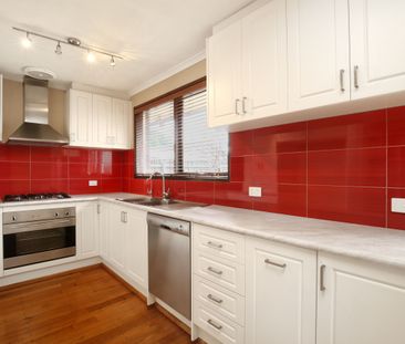 Spacious and Bright 3-Bedroom Home in Epping - Photo 5