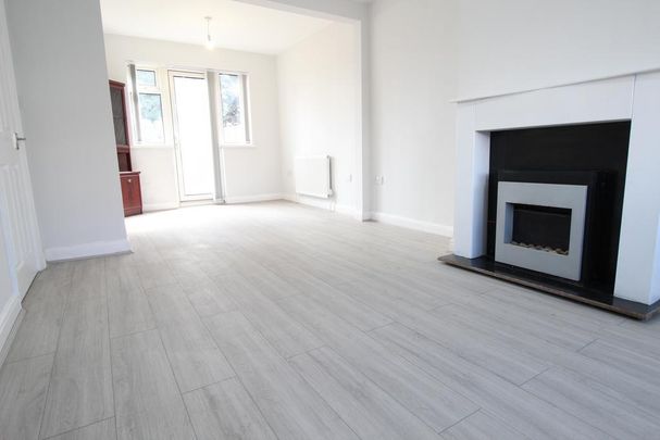 3 bedroom semi-detached house to rent - Photo 1