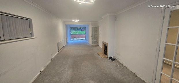 5 bedroom detached house to rent - Photo 1