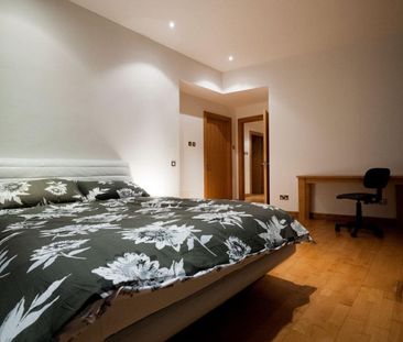 3 Bed Penthouse, Fleming House, G3 - Photo 3