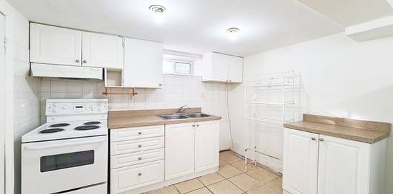 B - 1745 Bathurst : Spacious lower level 1-bedroom, 1-bathroom unit - Photo 2