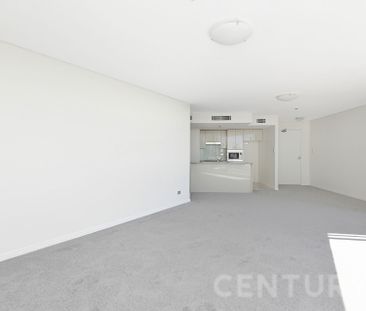 Executive-Style Apartment with Resort Amenities in Prime Bondi Junc... - Photo 1