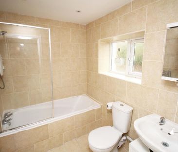 2 bedroom terraced house to rent - Photo 2