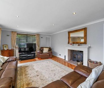 3 bedroom detached bungalow to rent - Photo 2