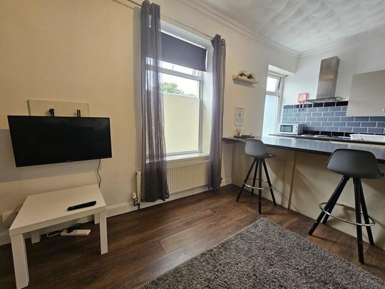 2 bedroom flat to rent - Photo 1