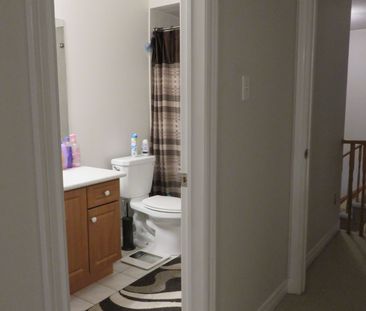 For Lease - 98 Marycroft (Upper) Court, Brampton, Ontario - Photo 3