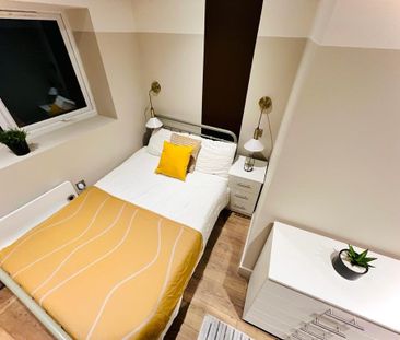 Room in a Shared Flat, Kingston Road, SW20 - Photo 1