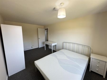 1 bedroom in a house share to rent - Photo 5