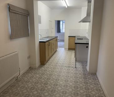 2 bedroom semi-detached house to rent - Photo 5