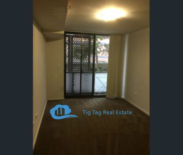 Furnished Modern Studio in Mascot for Rent, Walking distance to Tra... - Photo 1