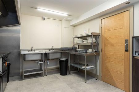 1 bedroom parking to rent - Photo 3