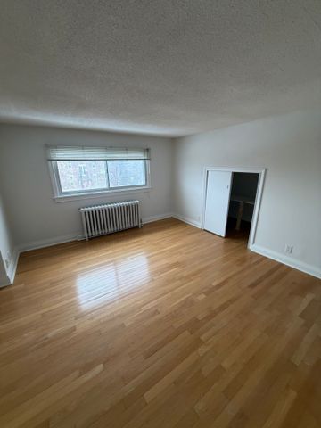 For Lease - 354 Annette Street Unit# 1, Toronto, Ontario - Photo 4